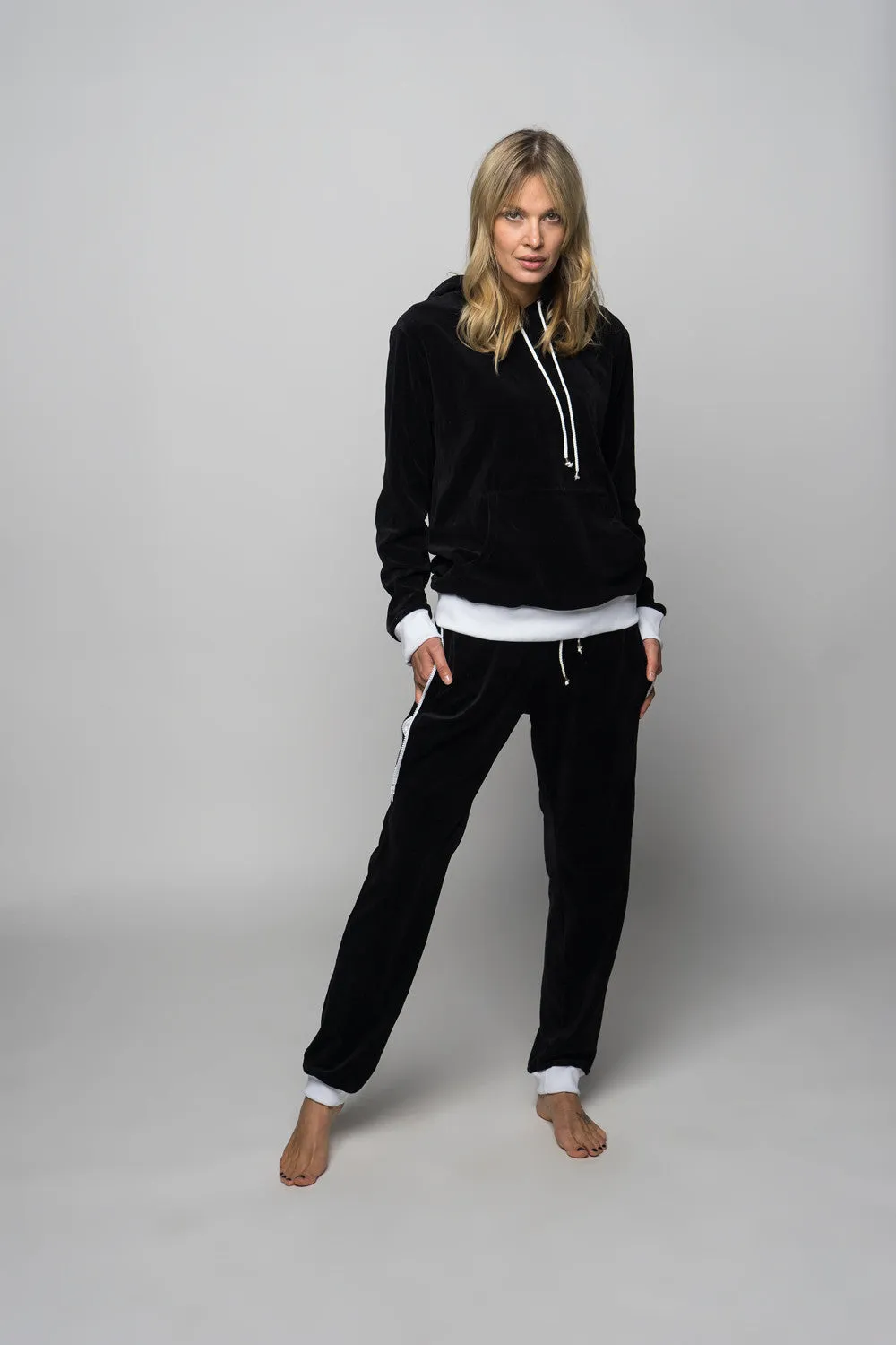 Sofa Killer black women velours lounge wear with white cuff